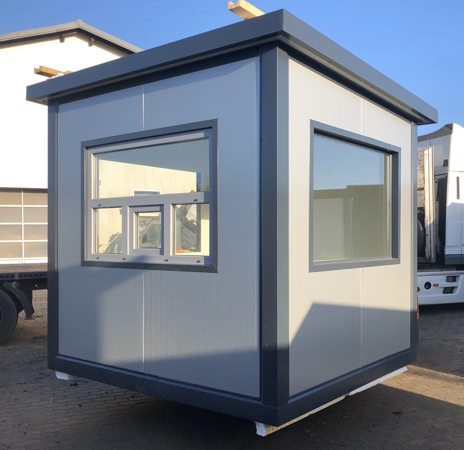 CABINA PER GUARDIA DI PORTA