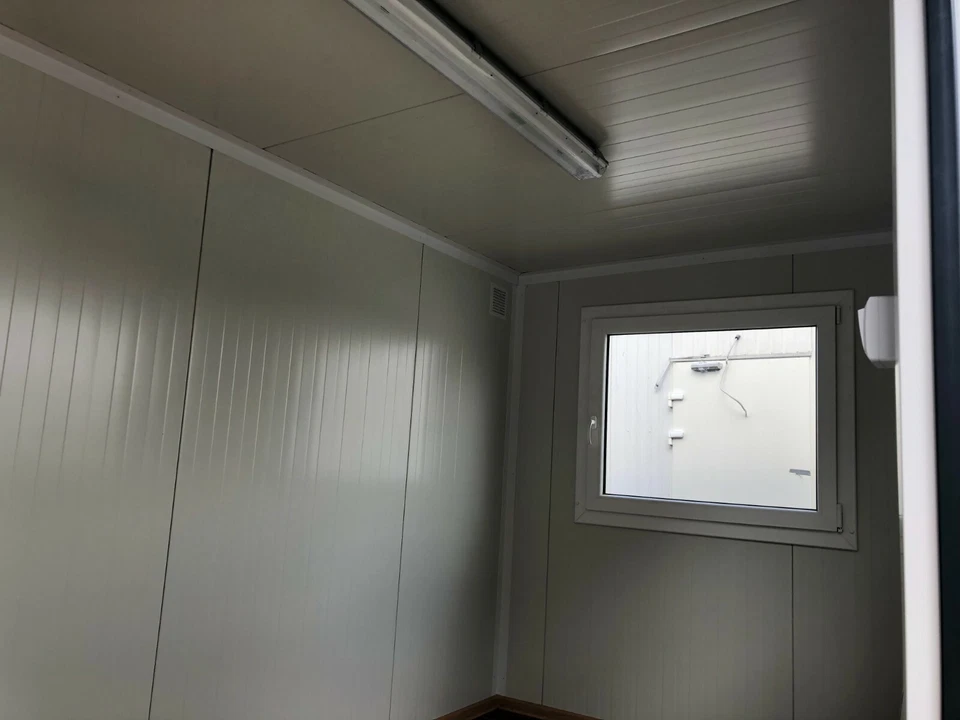 CABINA UFFICIO ISOLATA DI GUARDIA, PORTINERIA - immagini 5